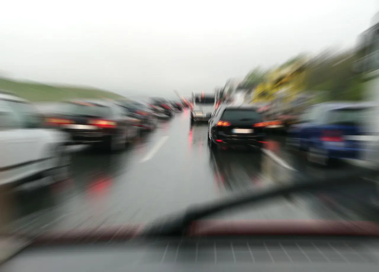 Jede Minute zählt: Eine fehlende Rettungsgasse kann Menschenleben kosten