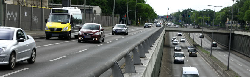 Read more about the article Autobahn­blo­ckierer sorgen für Unruhe im Berliner Abgeordnetenhaus