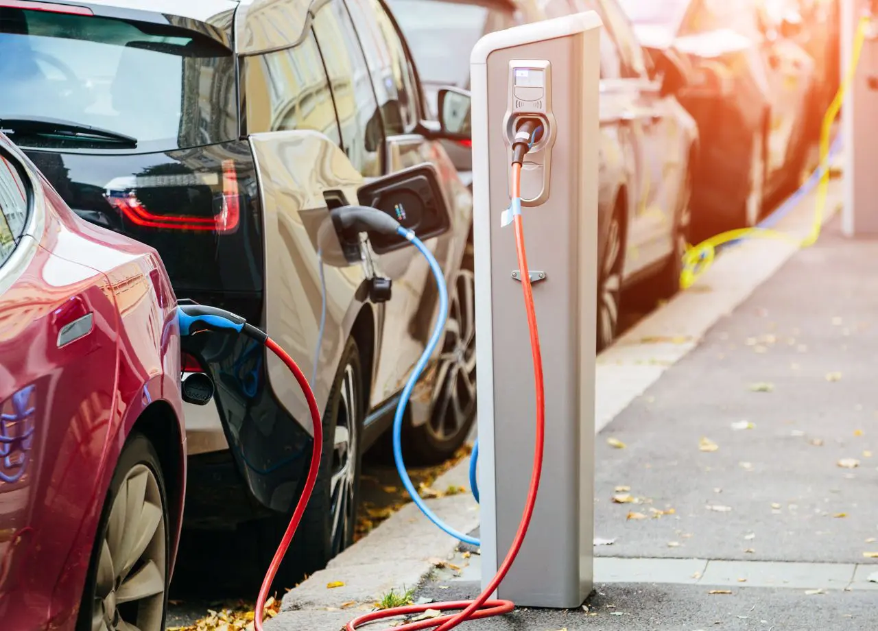 Elektromotor, Hybrid oder Verbrenner: Welcher Antrieb hat die beste Ökobilanz?