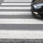 Längs oder quer: Wann ist der Zebra­streifen sicherer?