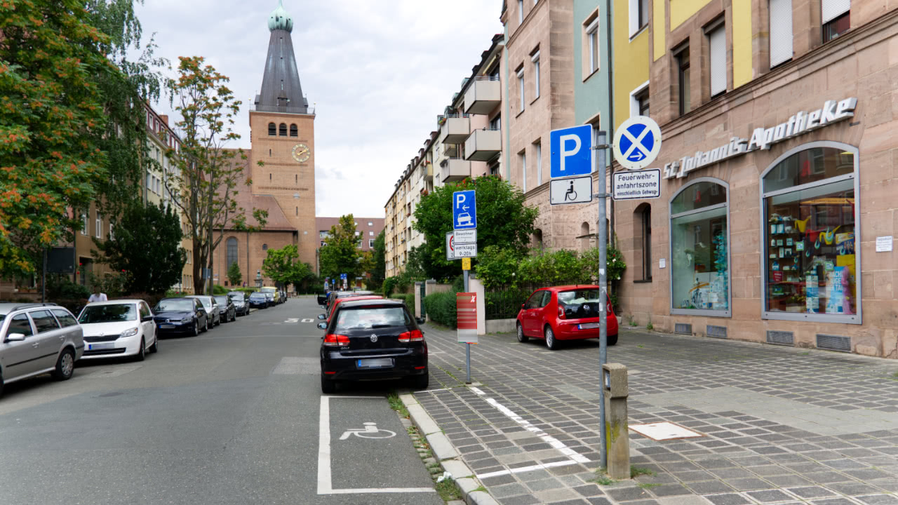 Read more about the article Umwelt­hilfe will die Parkge­bühren für Anwohner erhöhen