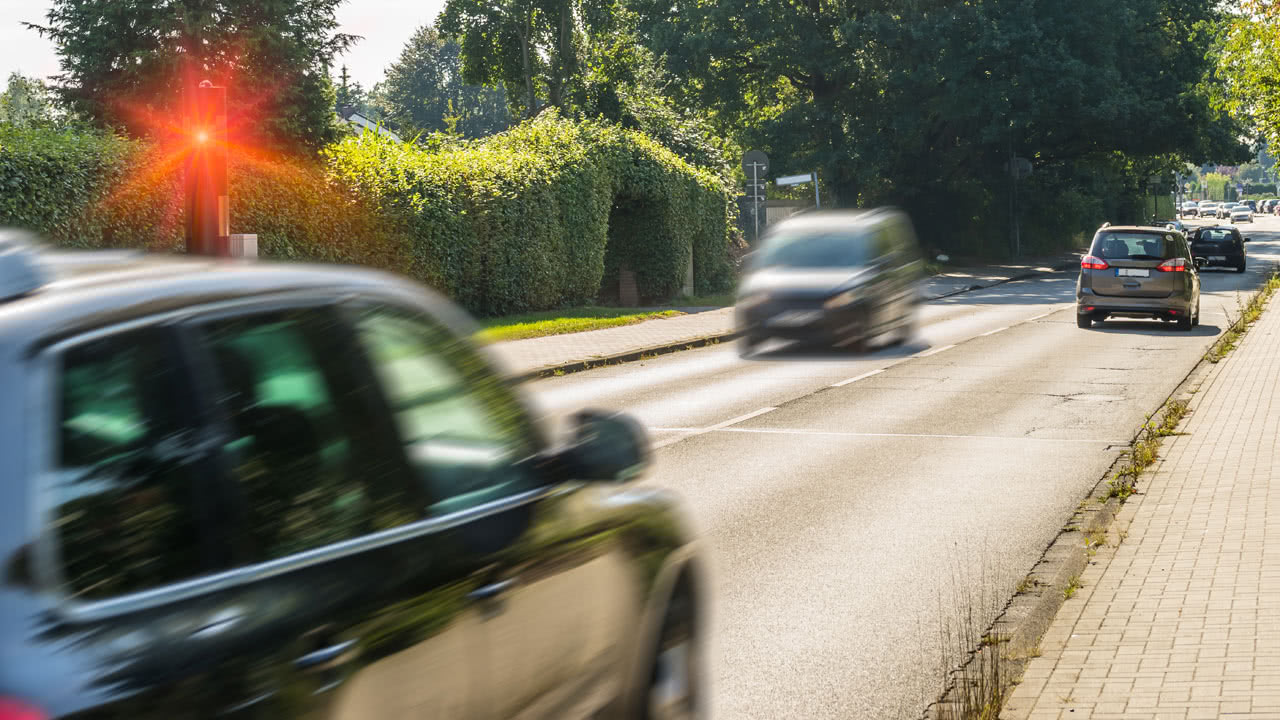 Read more about the article Wie ein Blitzer seinen Weg auf die Straße findet