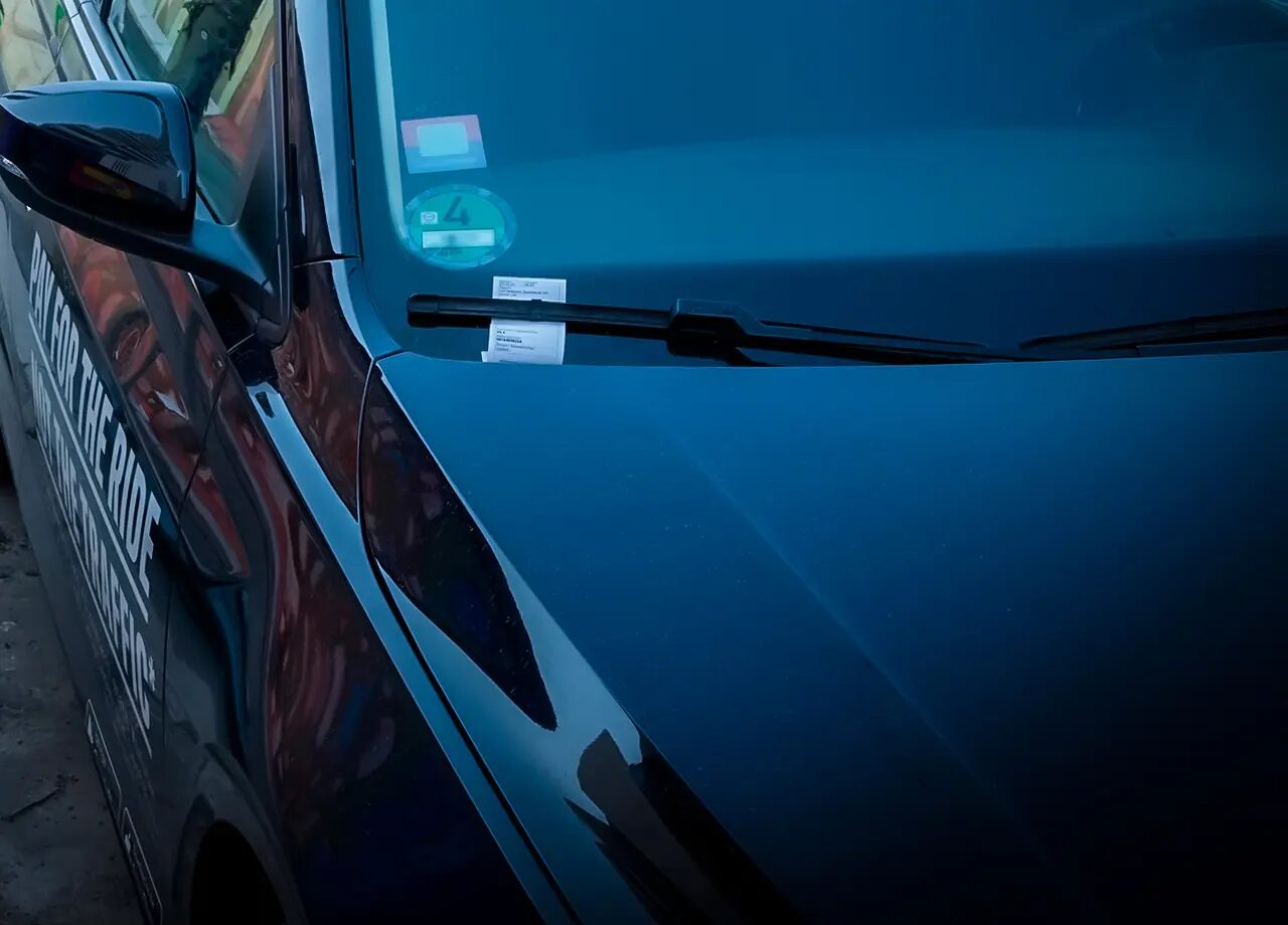 Read more about the article Bundesverfassungsgerichts-Urteil mit Signal­wirkung: Halter kann künftig bei Parkver­stößen nicht mehr automa­tisch belangt werden